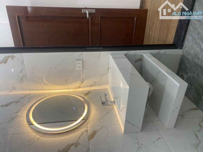Nhà mới xây 6 tầng thang máy 75m phố Lĩnh Nam ô tô vào nhà. 17,5 tỷ - 4