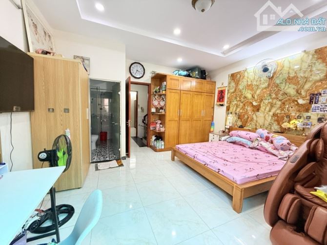 Gấp, cần bán nhà hẻm ô tô cát MT Cộng Hòa, đối diện Eotwn ,54m2, 1tr2l, 11ty3 - 4