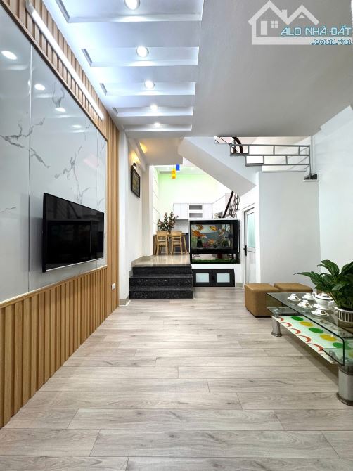 CẦN BÁN GẤP NHÀ GIÁP NHỊ HOÀNG MAI 45m2, 5 TẦNG MẶT TIỀN 3,2m GIÁ 7.48 TỶ - 4
