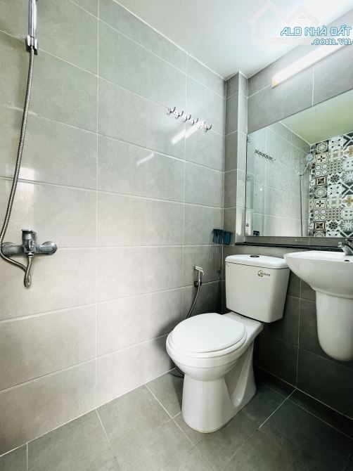 Phòng đẹp thoáng Nguyễn Trãi gần Cống Quỳnh giá 4.5 triệu - 4