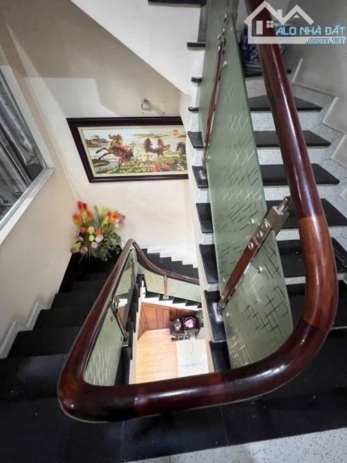 BÁN NHÀ HÀO NAM ĐỐNG ĐA 47m 5Tầng Mt 4.5m GIÁ 12.5 TỶ NGÕ THÔNG KINH DOANH. - 4