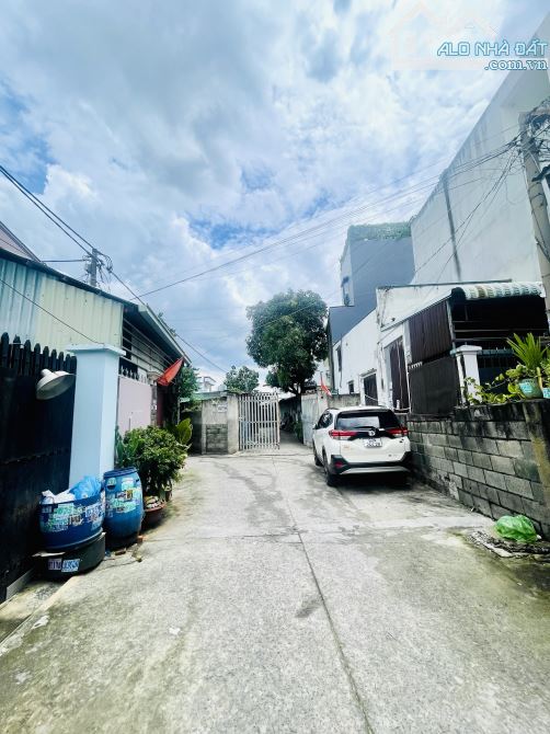 Nhà ngộp LINH XUÂN THỦ ĐỨC DT: 185m2 Dull thổ Hẻm Xe Hơi Giá 5.8 Tỷ - 4
