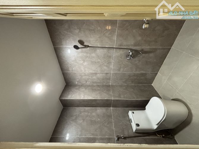 Ngang 5,5 được 4 Phòng Ngủ cách Công viên làng Hoa 5p giá 6,688 tỷ - 4