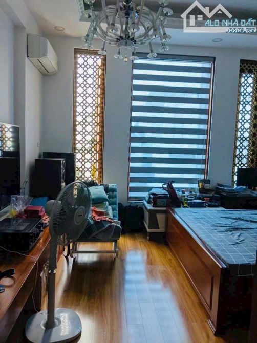 💥NGAY CHỢ PHẠM VĂN BẠCH - Ô TÔ ĐỖ CỬA - 4 TẦNG KIÊN CỐ - DT 4.5M x 15M - NỘI THẤT CAO - 4