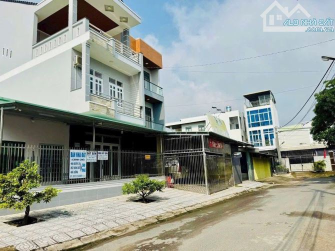 BÁN NHÀ 2 MẶT TIỀN – KDC TÂN PHONG - Cách Công Viên B5 – Dương Tử Giang chỉ 3 phút - 4