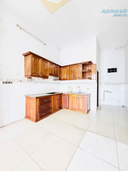 Bán Nhà Mặt Tiền Hóc Môn- 105M2(7 x15 )-2 Tầng - Đường Nhựa 8m - Chỉ 4,35 Tỷ. - 4
