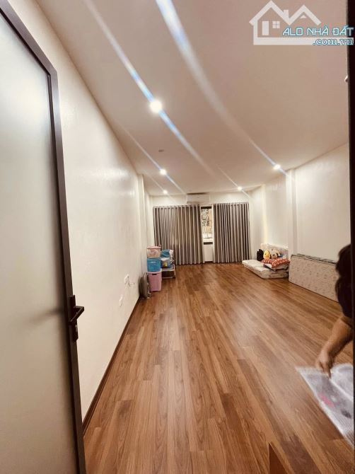 NHÀ ĐẸP LONG LANH - 6 TẦNG THANG MÁY - OTO CÁCH NHÀ 20M - TT BA ĐÌNH - 10.6 TỶ - 4