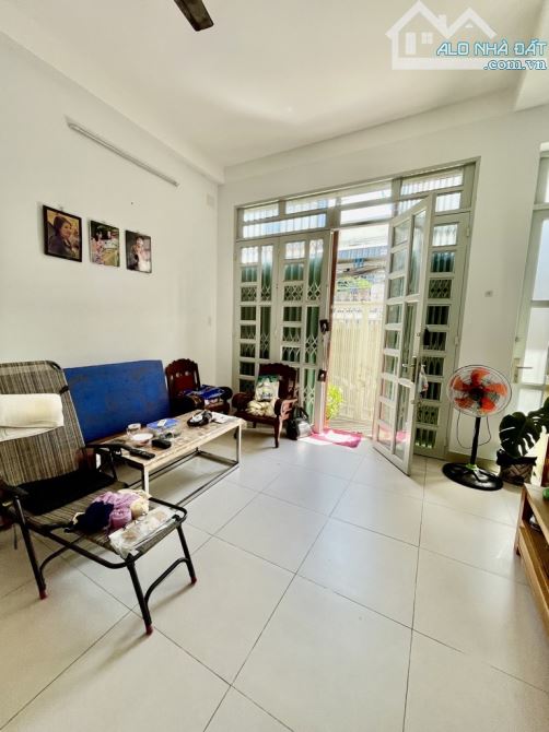 Bán Nhà Quận 7 Huỳnh Tấn Phát - Nhà 2 Tầng - 84.2m2 Đất KDC Hiện Hữu, Ngang 5.5m bề thế - 4