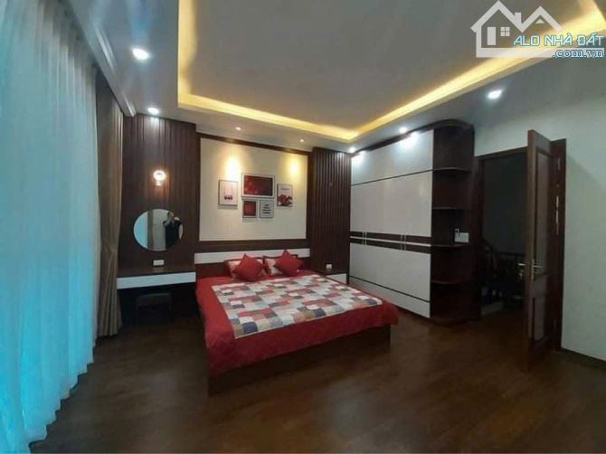 Chính chủ bán nhà 5 tầng đẹp như khách sạn tại Bế Văn Đàn. DT: 35m. Gía 8,6 tỷ có TL - 4