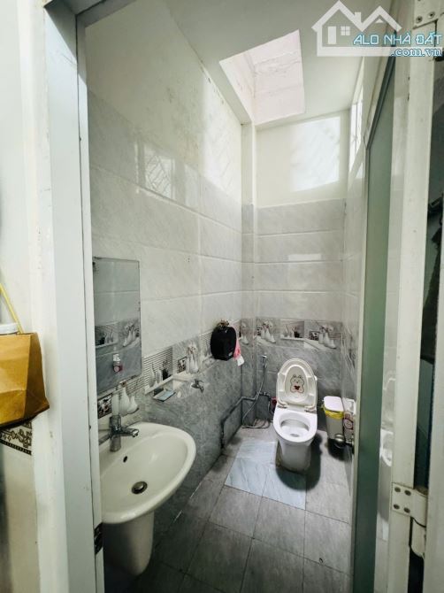🏘️ 1/ NGUYỄN THẾ TRUYỆN - KHU VIP TÂN PHÚ - HẺM Ô TÔ 7 CHỖ VÀO NHÀ - GẦN MT ĐƯỜNG - NHÀ 4 - 4