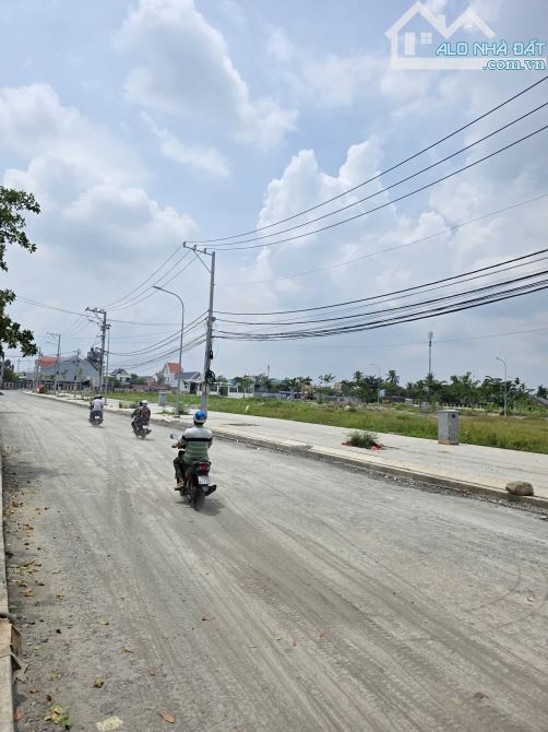 Bán lô góc 5.6x18m, gần Nguyễn Thị Tồn p. Bửu Hòa, thổ cư 100% - 4