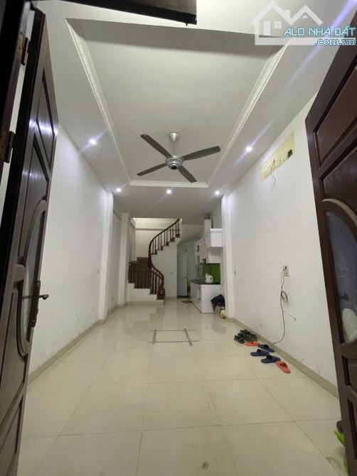 BÁN NHÀ 4 TẦNG LÔ GÓC Ô TÔ ĐỖ CỬA MẬU LƯƠNG. DT: 30m. Gía chưa đến 6 tỷ - 4