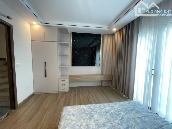 Siêu phẩm duy nhất Việt Hưng 35m,6 tầng,ngõ thông,ô tô đỗ cổng,full nội thất, nhỉnh 6 tỷ - 4