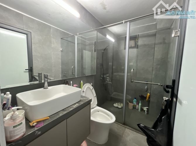 Lạc Long Quân, Tây Hồ 🔥Nhà dân xây cực thoáng, ô tô 7 chỗ qua 🔥58m sổ đỏ 🔥Nhỉnh 15 tỷ - 4