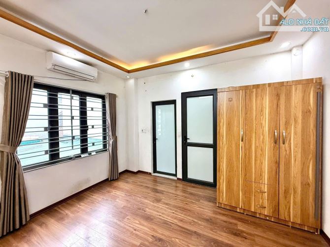 CẦN BÁN NHÀ NGÕ 44 TRẦN THÁI TÔNG - DT 30M2 - 5 TẦNG - MT 6.8M - GIÁ 7.5 TỶ - 4