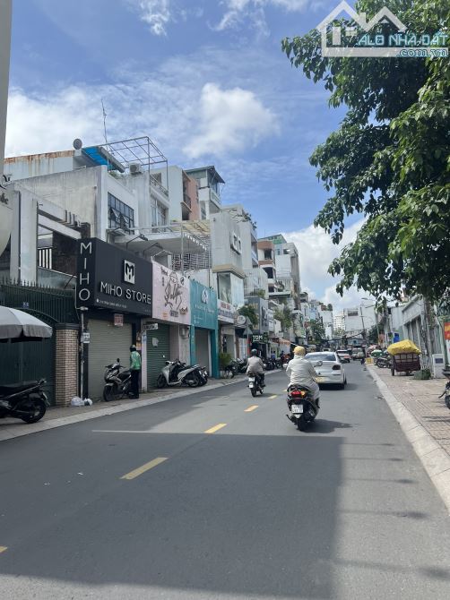 Bán nhà Trần Quang Diệu, Quận 3, 5 Tầng,47m2, hẻm thông, gần MT, khu dân trí, 9.45 Tỷ - 4