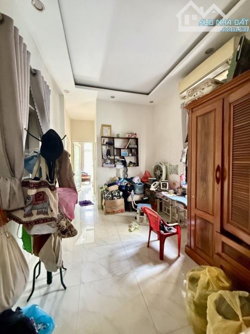 ♣ Nhà Góc Kiệt Ô tô Thẳng 50m ra MT Núi Thành, 76m2, 3 mê, 4.x tỷ - 4