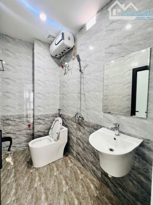 BÁN NHÀ LÁNG HẠ BA ĐÌNH - 30M 5T MT 3.2M - HƠN 7 TỶ SỔ ĐỎ NỞ HẬU GẦN TRIỂN LÃM GIẢNG VÕ - 4