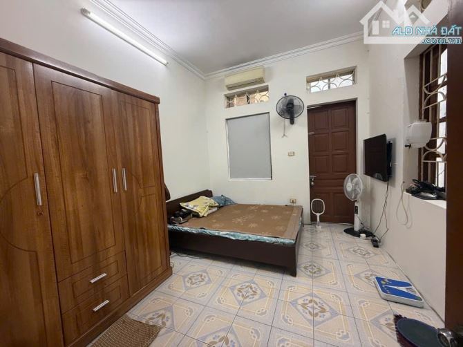 HOÀNG QUỐC VIỆT CẦU GIẤY, 3TẦNG DT65M2, MT5M GẦN PHỐ NGÕ THÔNG, Ô TÔ GẦN NHÀ. Nhỉnh 13 tỷ - 4