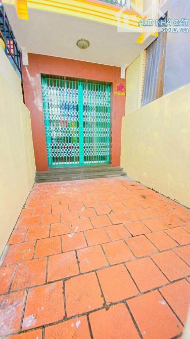 Cho thuê nhà 3 tầng gần đại lộ Hoà Bình có sân rộng 15 triệu - 4