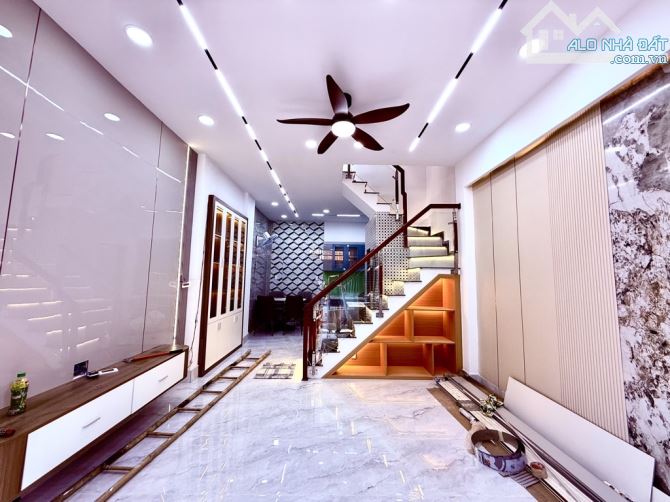 Nhà đẹp full nội thất 3 tầng đường Quang Trung Gò Vấp giá chỉ nhỉnh 4 tỷ - 4