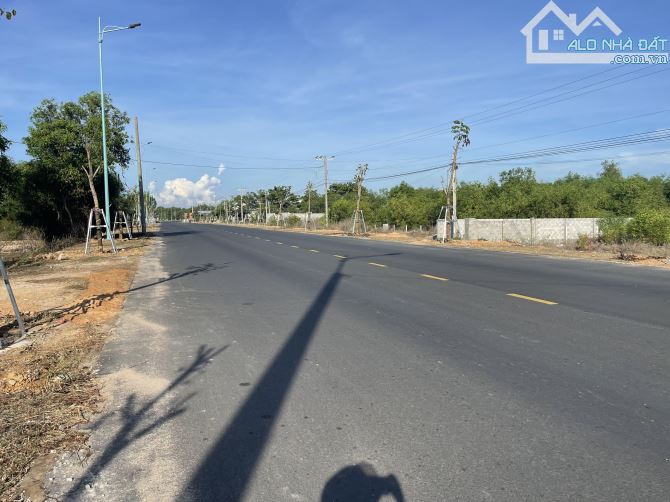 Bán 23.5m x 63m (1491m2) đất Thổ cư Hùng Vương, LaGi giá rẻ view Biển - 4
