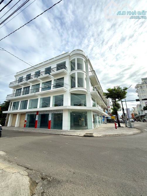 Cho thuê Tòa nhà Góc 2 MT, Trung Tâm TP Long Xuyên, Dtsd 1.337m2 Giá tốt! - 4