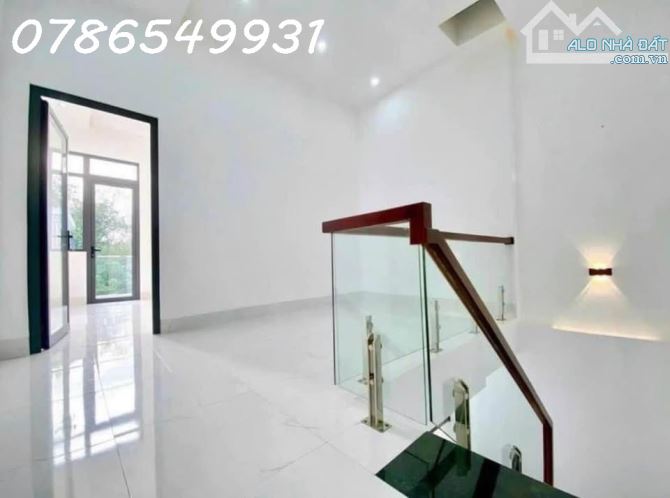 BÁN NHÀ 2 TẦNG 60M2 SÁT VINCOM LÊ VĂN VIỆT NHỈNH 3 TỶ - 4