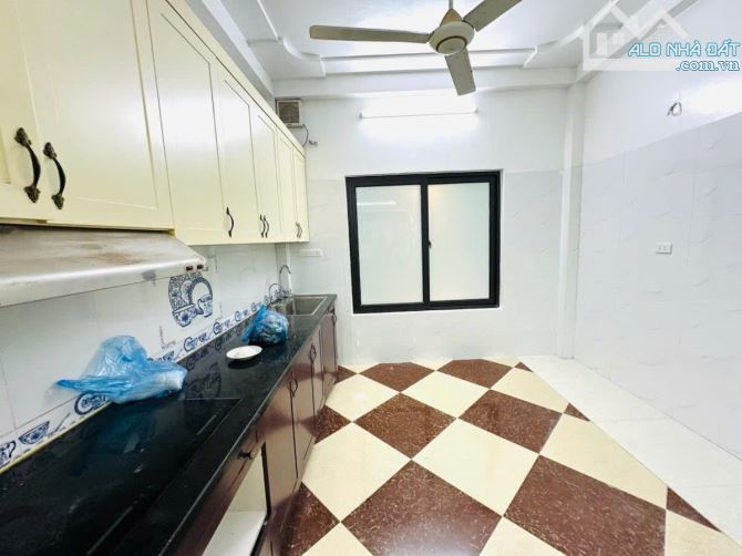 SIÊU PHẨM DOÃN KẾ THIỆN 50m 5 TẦNG MT 3.6M GIÁ 11 TỶ HAI THOÁNG GẦN PHỐ TRUNG TÂM CẦU GIẤY - 4