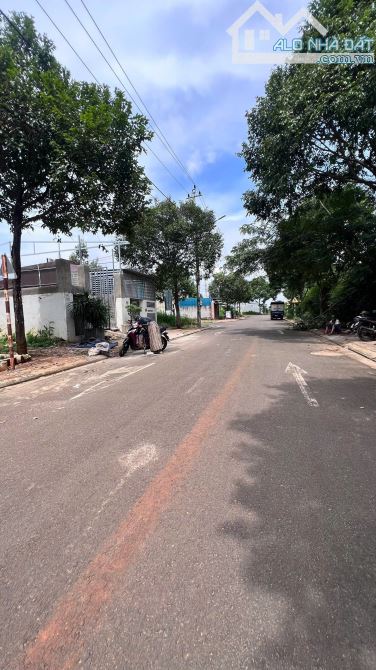 bán đất mặt tiền nguyễn cơ thạch - 2.350 tỷ - 4