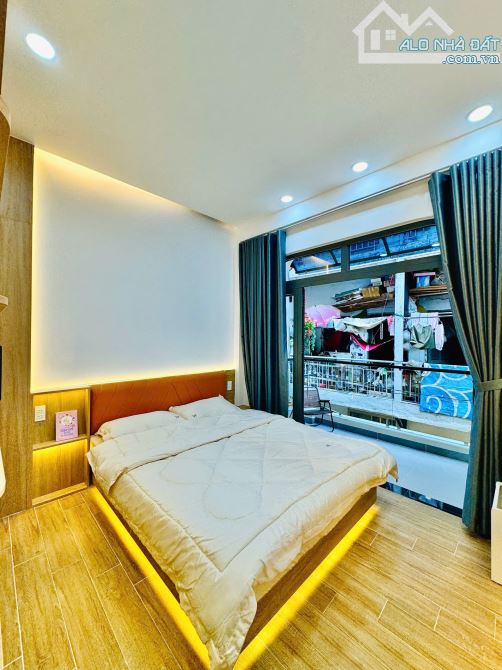 Bán Nhà Phú Nhuận - Nhà 2 Tầng - ~40m2 - Full Nội Thất - Nhỉnh 5 Tỷ TL - 4