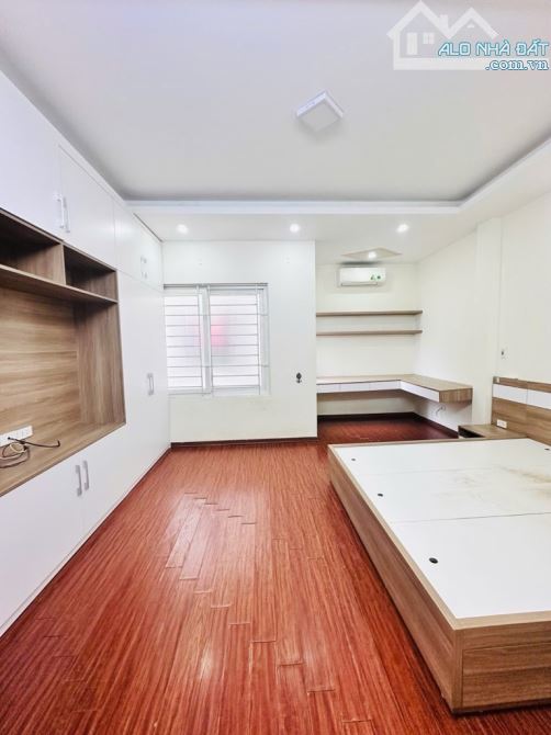 Nhà Phố Trần Thái Tông -Trung Tâm Cầu Giấy ,Vị Trí Đẹp ,Ngõ To Rộng * DT 35m ,5 Tầng - 4