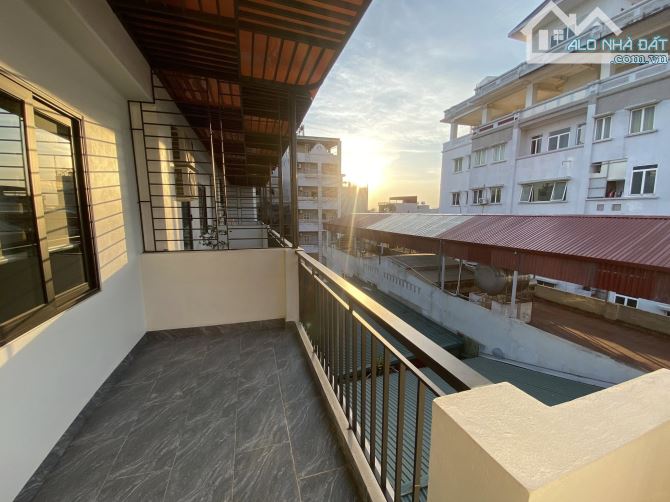 Bán nhà tặng nội thất ngõ 66 Ngọc Lâm – Long Biên. 9,9 tỷ có TL - 4