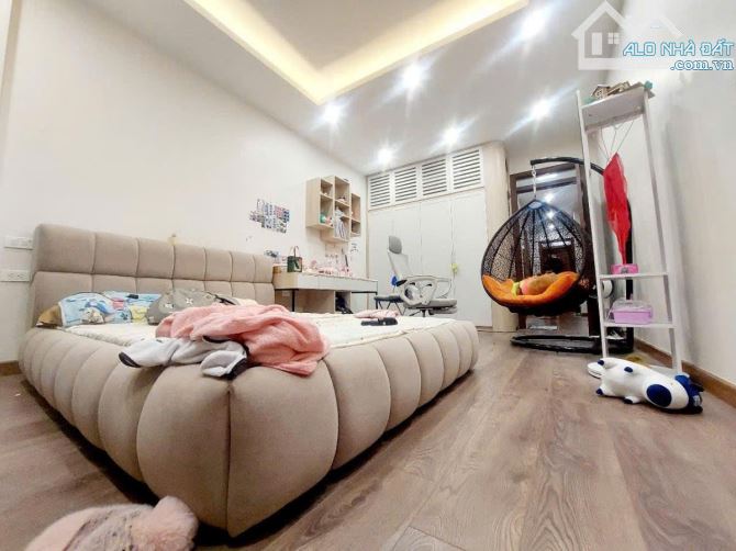 SIÊU PHẨM NHÀ MẶT PHỐ 800A  65m 5 TẦNG MT 7m THANG MÁY GARA Ô TÔ 26 TỶ - 5