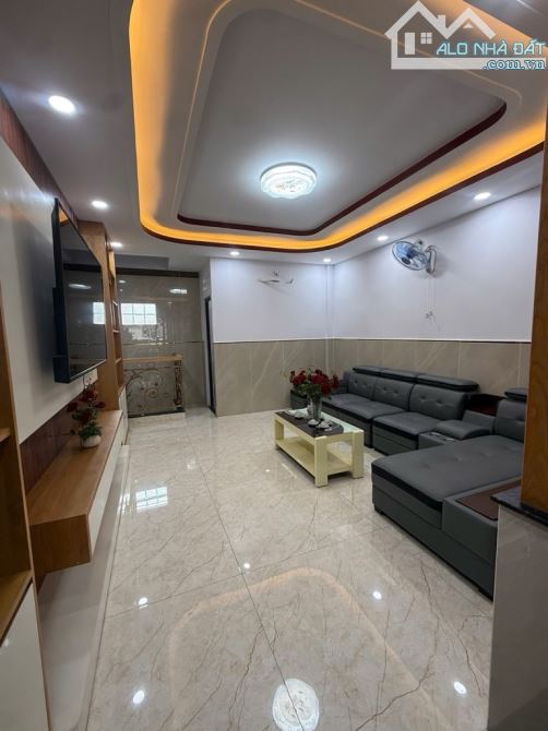 BÁN GẤP NHÀ 5 TẦNG, DT 65M, SÁT EMART2, PHAN HUY ÍCH GÒ VẤP, ÔTÔ NẰM PHÒNG VIP, CHỈ 9.X - 5
