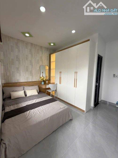 Nhà Quang Trung( GV) - Ngay Vincom- 22m2 Ngang 4,1×5,5( 2 Lầu) - nhỉnh 3 tỷ hơn. - 5