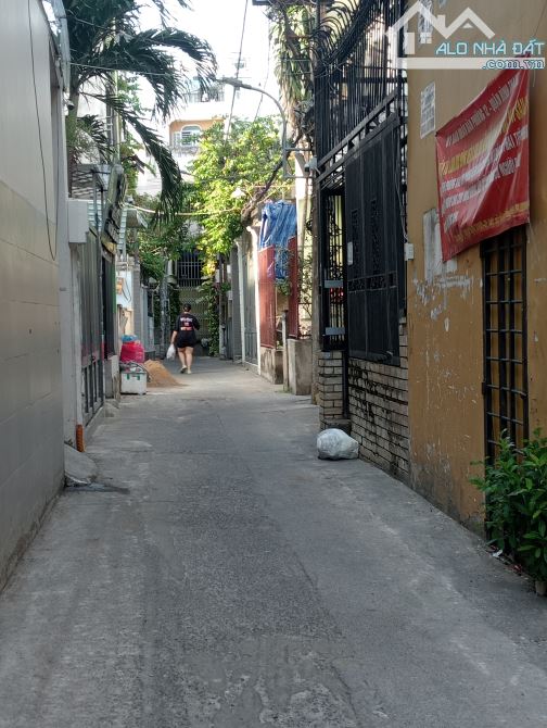 Bán gấp nhà, Hoàng Sa, P5, Tân Bình, 4.5 x 8.5m, 3Tầng, hẻm 3m thông, Chỉ 4.5Tỷ(TL) - 5
