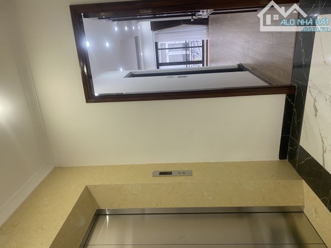 Nhà mới xây 6 tầng thang máy 75m phố Lĩnh Nam ô tô vào nhà. 17,5 tỷ - 5