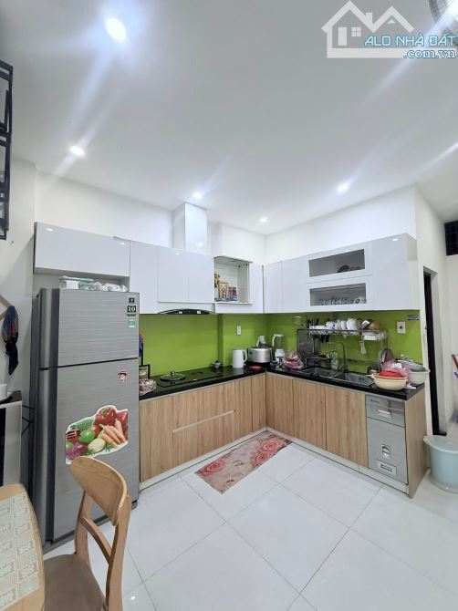 Bán nhà kiệt 408 Hoàng Diệu 3 mê 3 tầng , 2 mặt kiệt trước sau thông thoáng cách kiệt ô tô - 5