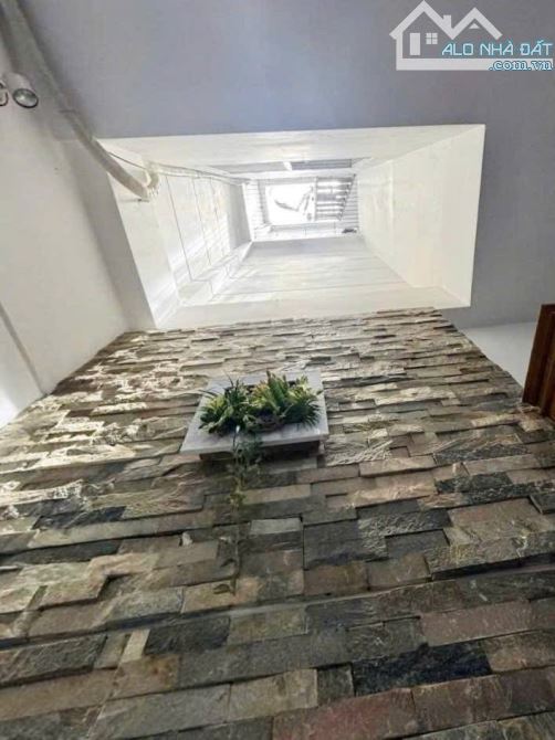 Khu đồng bộ hẻm tải; NGANG 4x19x3tầng - đường QUANG TRUNG, giá đẹp thương lượng chính chủ - 5