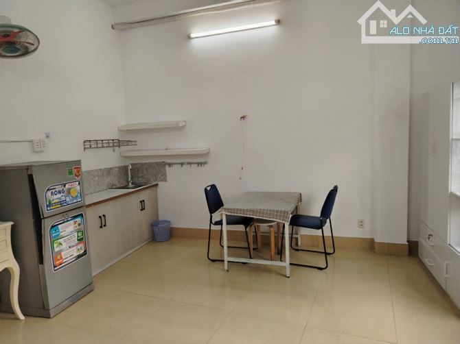 CHO THUÊ CĂN HỘ STUDIO FULL NỘI THẤT QUẬN 4 - 5