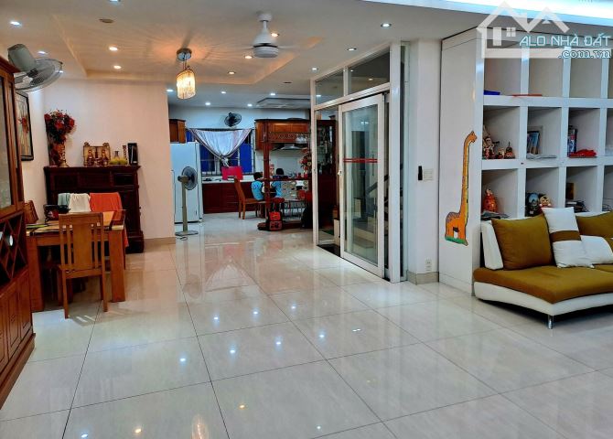 Bán căn nhà mặt tiền đường Bạch Đằng ngang 7,3m - 5