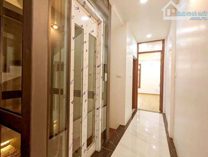 Bán nhà Phân lô QĐ Hoàng Văn Thái- 67Mx 7 tầng- view cực thoáng- oto vào nhà- dừng đỗ 24/7 - 5