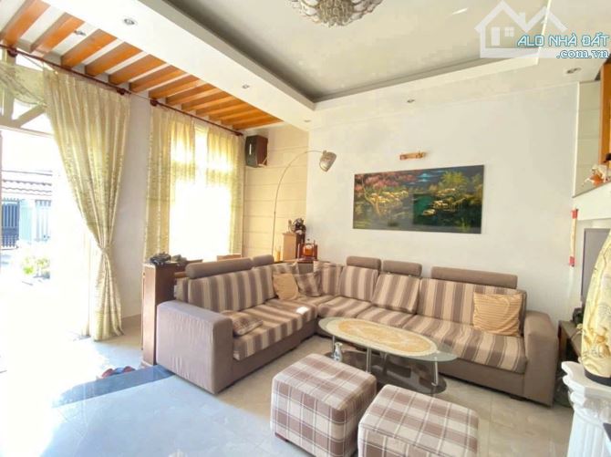 Nhà 1trệt 1Lầu Đẹp khu dân cư P. Tân Hiệp   - Diện tích 4,9M x 29M= 141m2 - Sổ riêng thổ c - 5