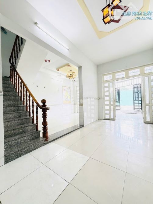 Bán Nhà Mặt Tiền Hóc Môn- 105M2(7 x15 )-2 Tầng - Đường Nhựa 8m - Chỉ 4,35 Tỷ. - 5