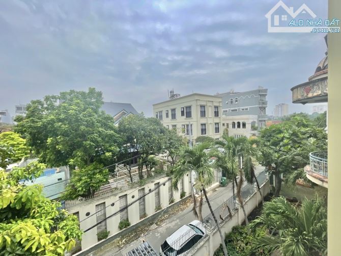 Bán nhà khu biệt thự Bình Thạnh - 3 tầng - 110m2 - Hẻm nhựa 8m kinh doanh - 5
