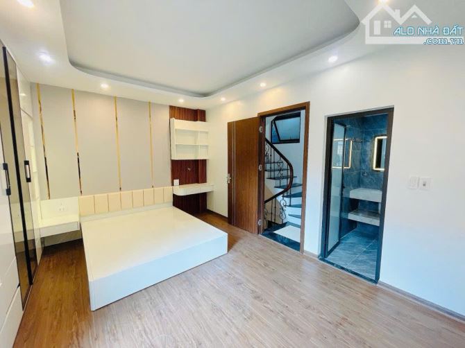 NGUYỄN ĐÌNH CHIỂU- NHÀ HIẾM- NGÕ THÔNG- Ở NGAY. - 5