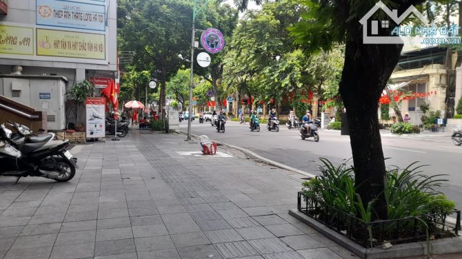 Bán 300m2 DTSD Mặt Phố Quận Hoàn Kiếm MT12m-3T VỪA Ở VỪA KD 33 Tỷ Hàng Bài. - 5