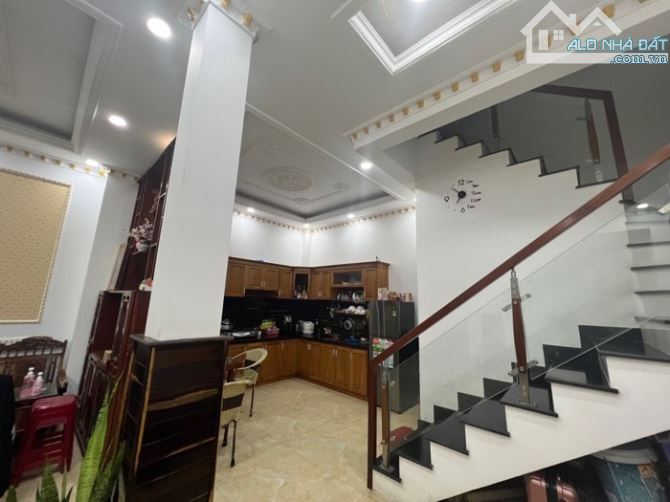 CHỉ 6,5 TỈ -NHÀ MỚI NỘI THẤT  ĐẸP 3 TẦNG HBP-58M2(6.6 ❌9M),5PN,3WC HẺM  Ô TÔ 6M-KHU BIỆT T - 5