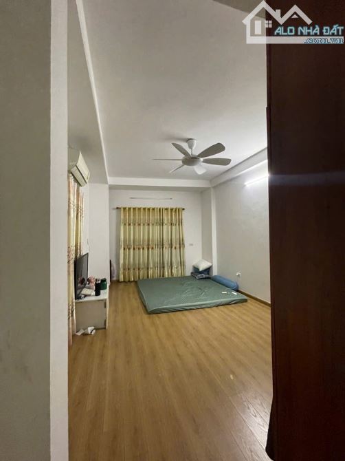 BÁN NHÀ 4 TẦNG LÔ GÓC Ô TÔ ĐỖ CỬA MẬU LƯƠNG. DT: 30m. Gía chưa đến 6 tỷ - 5